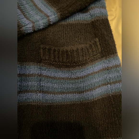 Striped Gap Cardigan - Picture 5 of 7